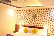Paparazzi Hotel